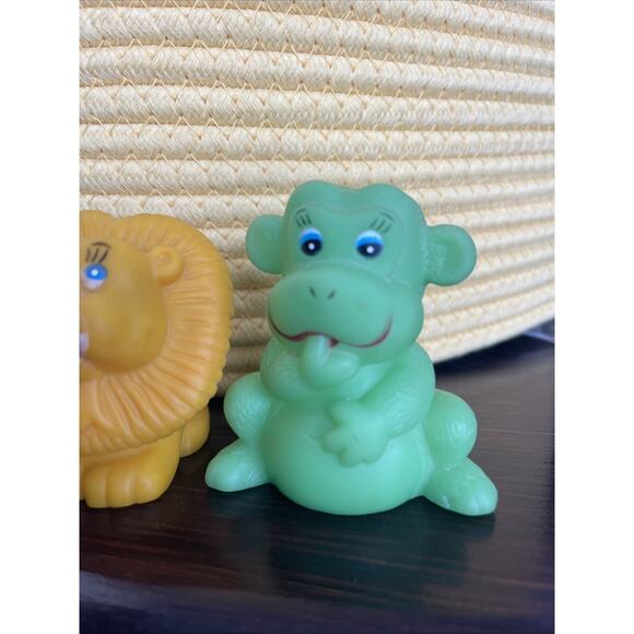 Vintage Rubber Squeaky Toy Lot Elephant Lion Monkey Taiwan - Picture 2 of 7